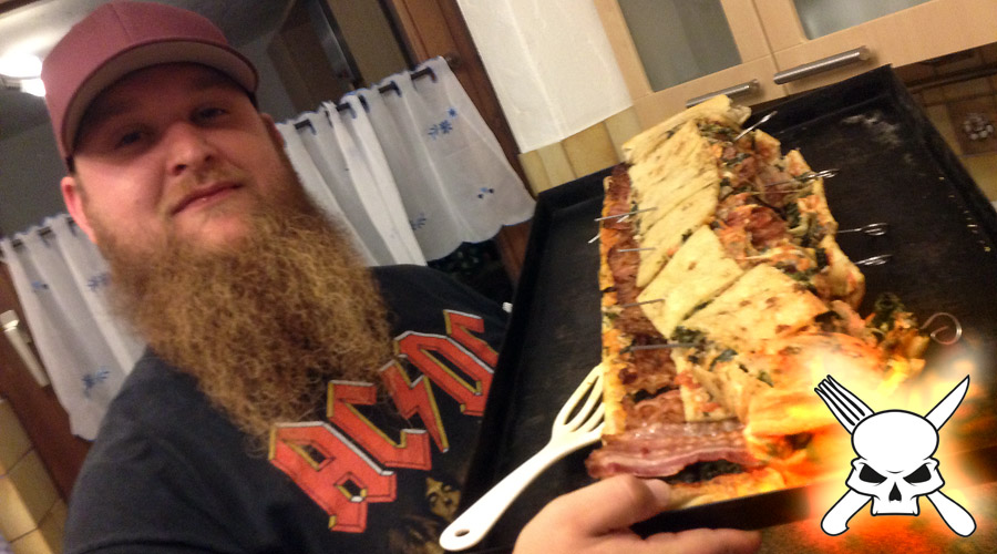 Maestro und die Bacon-Steak-Pizzabiskuit-Rolle.